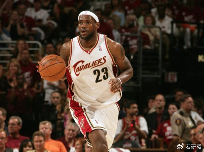 开云体育在线-NBA史上最疯狂的赛季！艾弗森3阵，邓肯2阵，1阵堪称无敌|科比·布莱恩特|蒂姆·邓肯|姚明|史蒂夫·纳什|卡梅隆·安东尼_新浪体育_新浪新闻