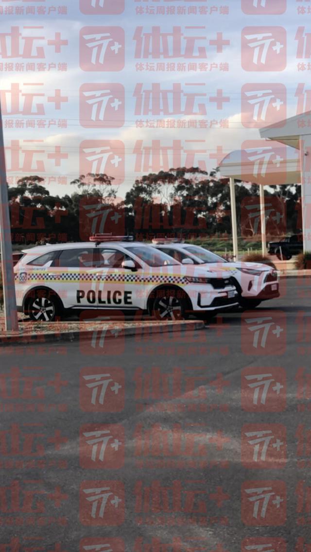 开云体育入口-中国女足进入世界杯节奏 孙雯亲自挂上助威横幅