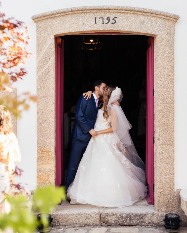 开云体育官网-B席月初结婚 妻子怀孕6个月 或先租后买加盟巴萨？