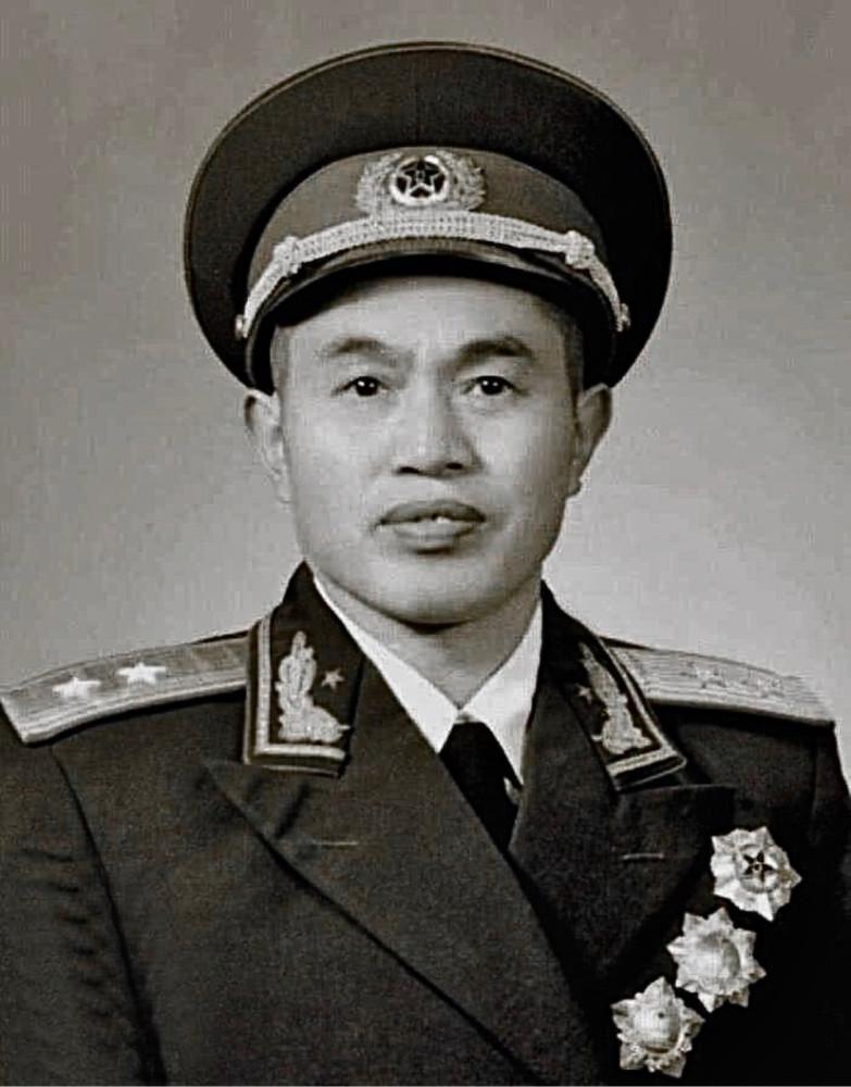 开云体育官网-毛主席下令“丢卒保车”保全大局，皮定均率七千将领甘愿当小卒