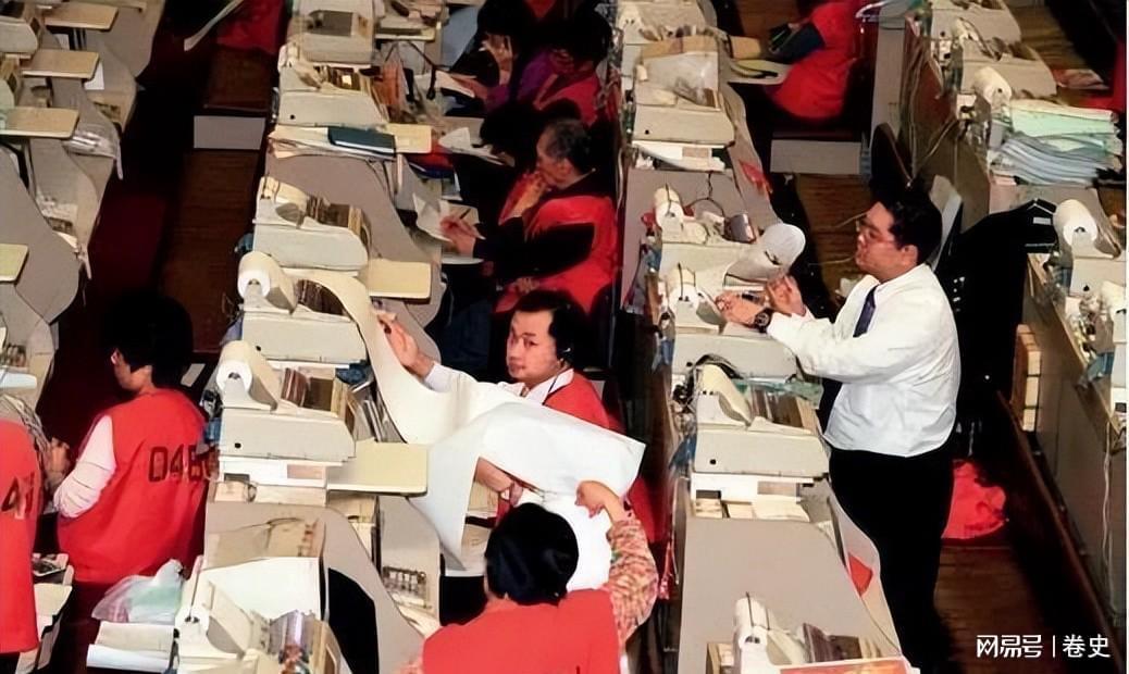 开云体育官网-“治港败类”曾荫权：治理香港7年，为何却在卸任后，获刑20个月